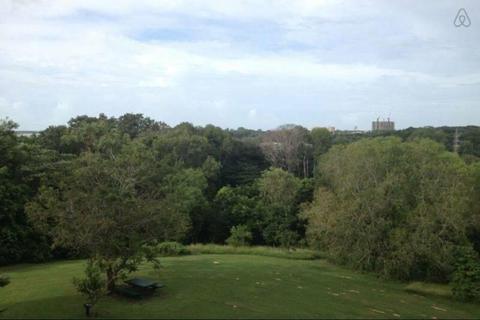 Larrakeyah Apartment, Overlooks Golf Course