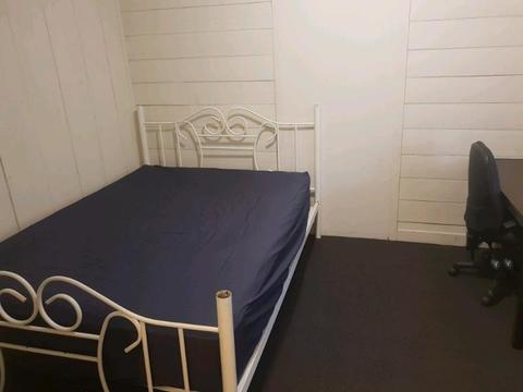 Room For Rent Annerley