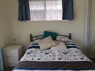 ROOM FOR RENT short WALK TO BEACH AND SURFERS PARADISE