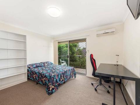 Secure, air-conditioned room in Ipswich Medical Pracinct
