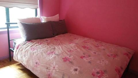 Looking for a female roommate in West Croydon