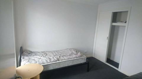 Room available in 3 Bed house in Wendouree inc utilities