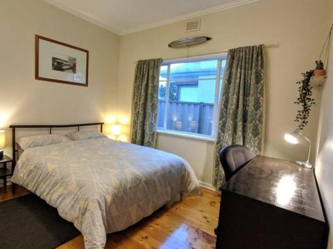 Premium Large ROOM in Bentleigh. ALL bills included, Furnished