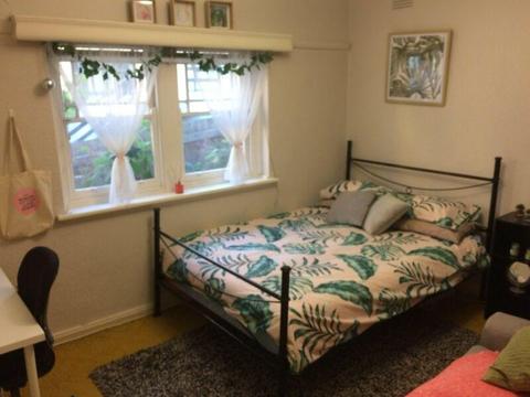 FURNISHED FEMALE SHARE HOUSE/CLOSE TO CITY/PUBLIC TRANS AT DOOR/$750