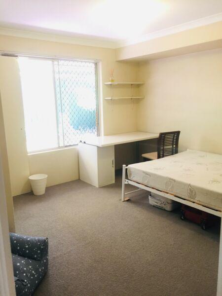 Single rooms in Vic Park, Walking distance to Transport, Shopping Mall