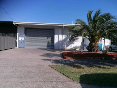 Factory for rent in Sunshine North