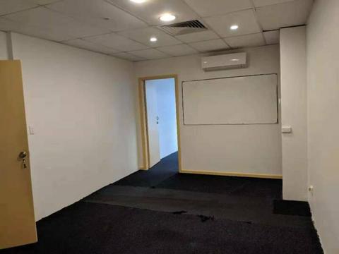Office room for leasing