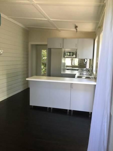 Katoomba : Flat To Let 1 Brm & Sunroom