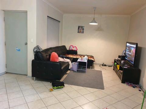 2 bedroom unit for rent in city available form 23/09/19