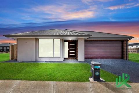 4 bedroom brand new house for lease , rockbank