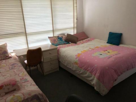 Fully furnished 5 bedroom house for rent near Latrabe Uni & tram Melb