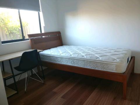 Room for rent in Lynwood area