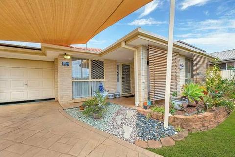 PRIVATE SALE HOUSE HIllcrest Qld 4118