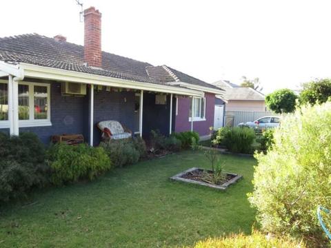 Colourful 3 BR Double Brick & Tile Home in Tambellup in the Grt Sthrn