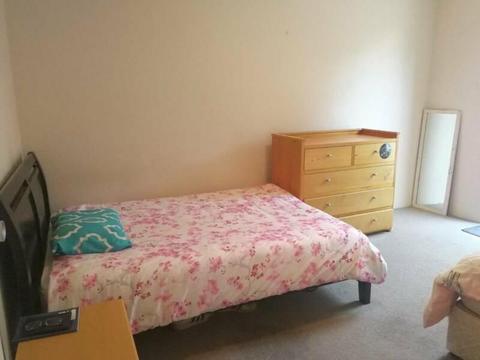 A huge double room for share