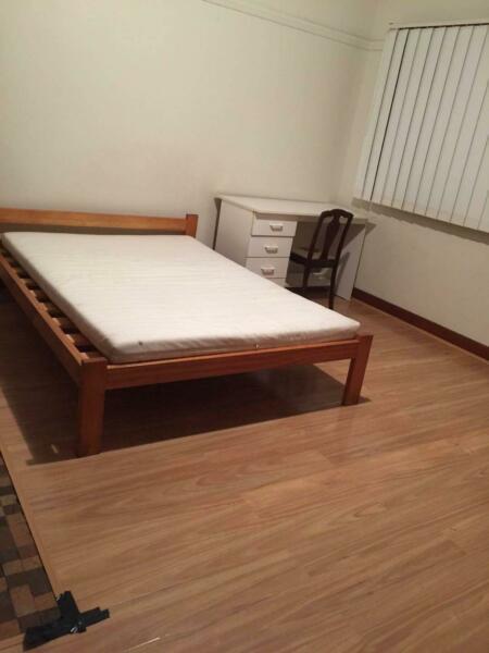 Spacious Master Room in Mortdale, Close to Station