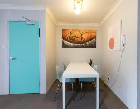 Private Room Pyrmont (Couples ok)