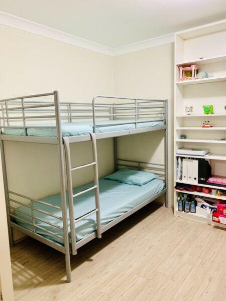 Looking Female to share second room near Museum Station Hyde Park