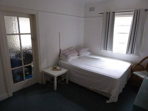 Fully furnished 2bed flat in Coogee