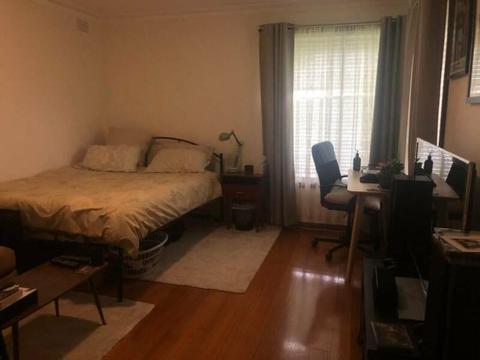 Sublet Pascoe Vale Sharehouse (15 Sept - 10 Oct)