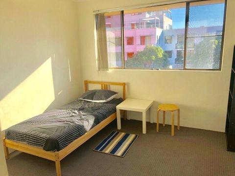 Spacious Double Bedroom for rent(Ultimo)