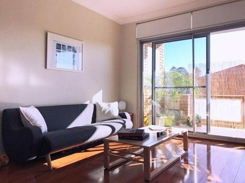 Double Room In Styled 2Bed Apartment - Queens Park / Bronte