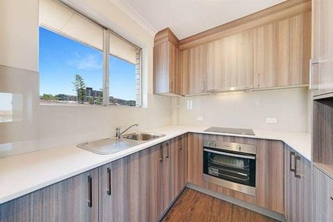Bedroom in Bronte available over November