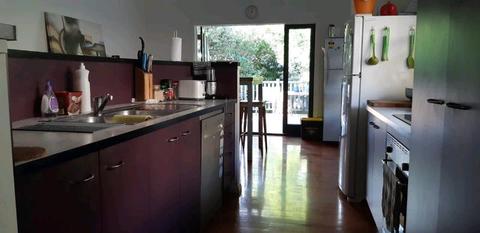 Furnished room for rent in Kangaroo Point
