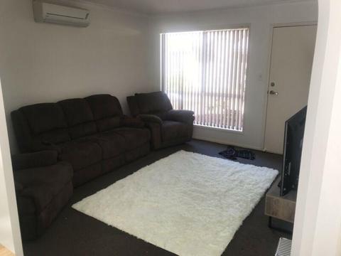 Room 4Rent $150 Clean & Respectful Vibes'