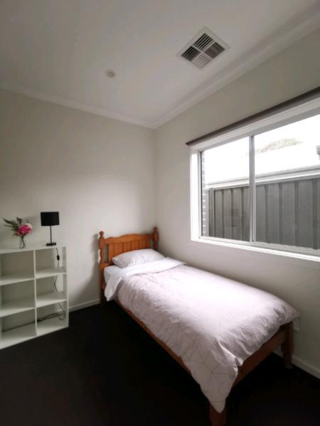 STUDENT Room for Rent near Flinders Uni