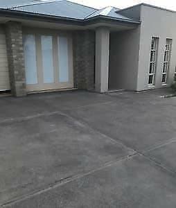 BRAND NEW MODERN HOUSE - 10 MINUTES FROM CITY