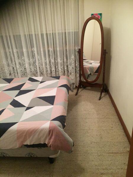 Room available in West Lakes