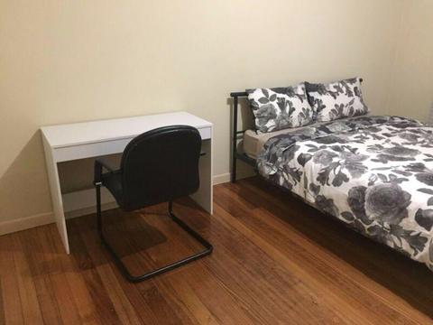 Huge Student Room for Rent - Close to Monash Uni, Trains, Bus
