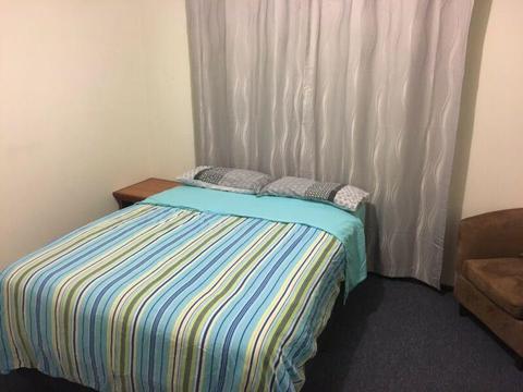 Room for rent FAST WI FI/ Netflix included, 2 mins to Fountain Gate