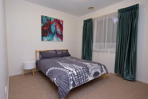 Great Room for rent in Mitcham (short Term only)