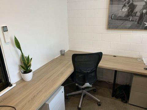 Desk available 100m from South Melbourne Market