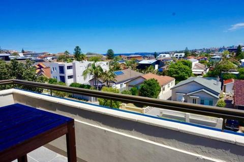 Sunny North Bondi Apartment with Ocean Views