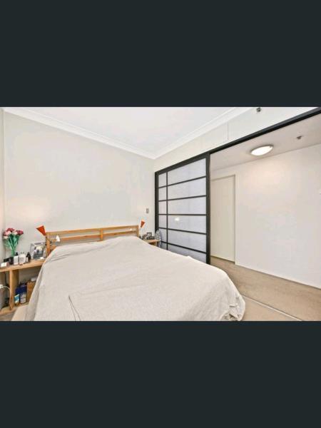 1 bed room unit at Surry Hills, 3 mins walk to Central Station