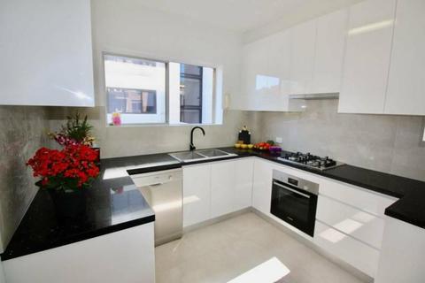 Newly renovated, north-facing spacious 3 Bedroom Bondi apt with A/C