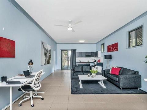 Downstairs Queenslander self contained unit, one bedroom for rent