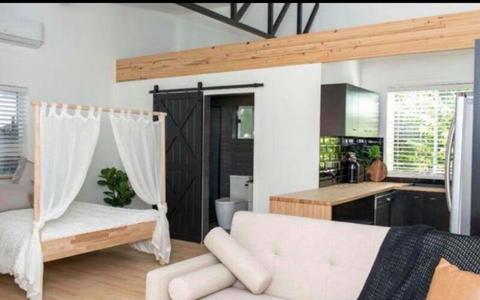 Granny flat studio apartment available for rent chrin park Labrador