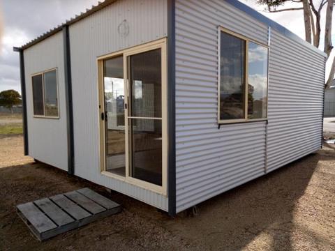 Self contained granny flat , mobile home , managers residence