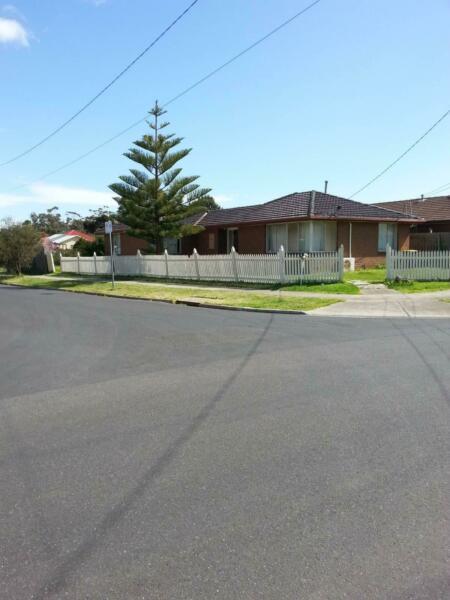 4 Bedroom Renovated House in St Albans