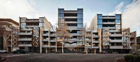 Stylish and modern Collingwood 1 bedroom apartment - short term lease