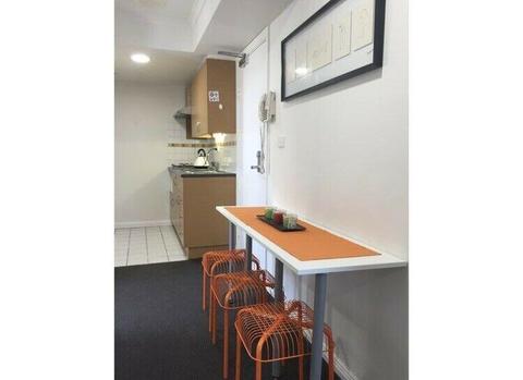 Apartment for rent 3 bedroom in Flinders st