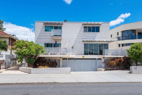 MODERN TOWNHOUSE FOR RENT IN CENTRAL LEEDERVILLE $400 PW