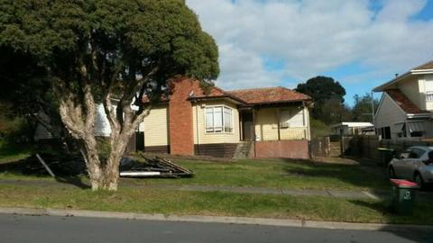 Weatherboard house for sale for relocation