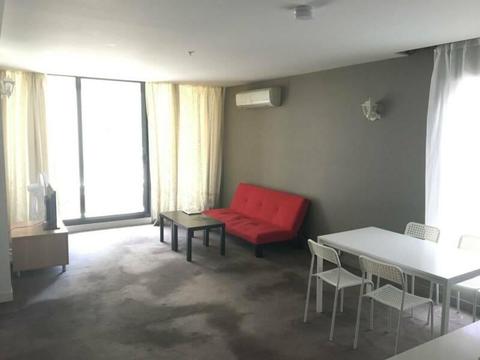 Bed for girl in furnished flat in CBD with swimming pool, gym, etc
