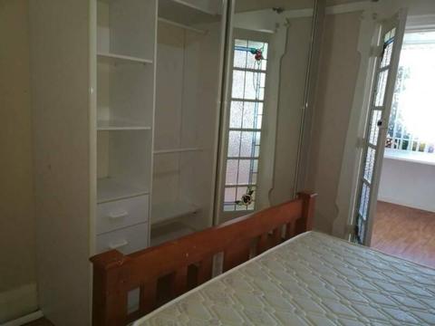 Super large room for rent in Ashfield house, near station