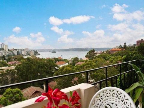 Double room with harbour views - furnished 2 bed apartment with pool